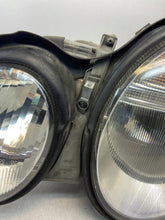 Laden Sie das Bild in den Galerie-Viewer, Frontscheinwerfer Mercedes-Benz Clk A2088200761 Xenon Links Headlight SCH5267024839ka