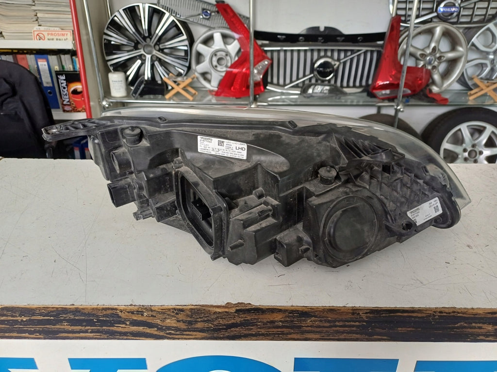 Frontscheinwerfer Volvo V40 Cross Country 31377022 Links Scheinwerfer Headlight SCH5459971820kr
