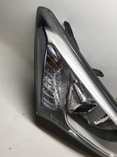 Laden Sie das Bild in den Galerie-Viewer, Frontscheinwerfer Hyundai Santa III Fe 92102-B8XXX LED Rechts Headlight SCH3512723635mm