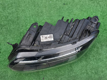 Load image into Gallery viewer, Frontscheinwerfer Dacia Duster 260602287R Links Scheinwerfer Headlight SCH4101960985gg