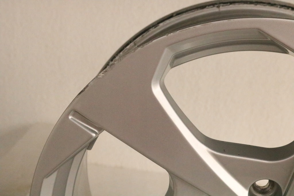 1x Alufelge 18 Zoll 7.5" 5x112 51ET Glanz Silber 8V0601025 Audi A3 Rim Wheel FEL2994108224ty