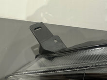 Laden Sie das Bild in den Galerie-Viewer, Frontscheinwerfer Ford Fiesta L1BB-13E015-JB Full LED Links Headlight SCH2620636584qs