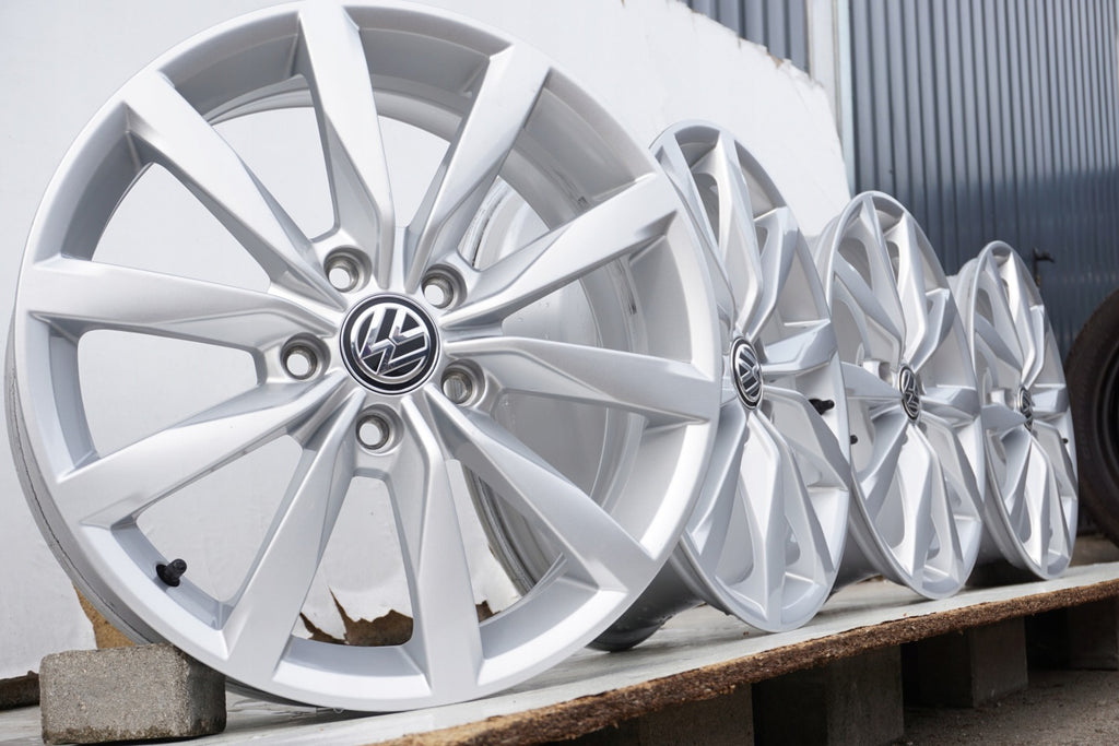 4x Alufelge 17 Zoll 6.0" 5x112 48ET Glanz Silber VW Golf Rim Wheel FEL9780627627vt