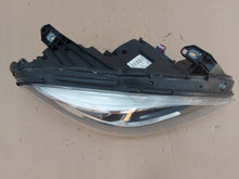Laden Sie das Bild in den Galerie-Viewer, Frontscheinwerfer Mercedes-Benz W246 A2468207261 Xenon Rechts Headlight SCH3200472239xb