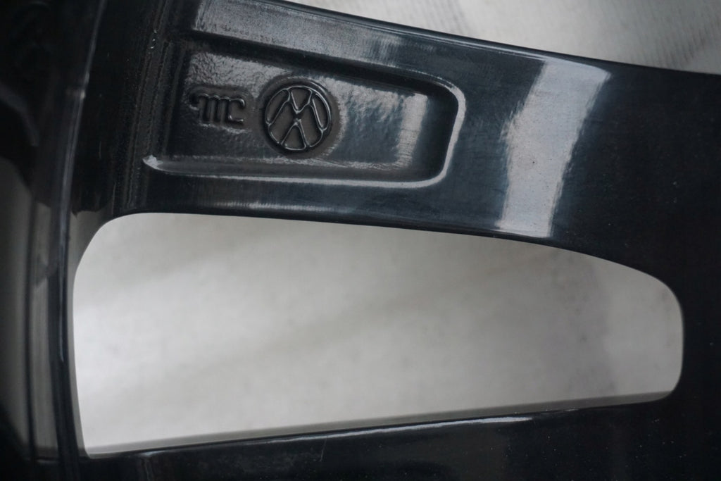 1x Alufelge 17 Zoll 7.0" 5x112 49ET Glanz Schwarz 5G0601025AK VW Golf Vii FEL5508413499je