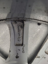 Laden Sie das Bild in den Galerie-Viewer, 1x Alufelge 18 Zoll 7.0" 5x114.3 50ET Glanz Silber 9965227080 Mazda Cx3 Cx-3 FEL6946011182vy