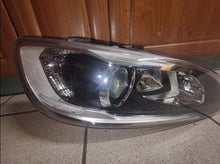 Load image into Gallery viewer, Frontscheinwerfer Volvo S60 V60 90068996 Xenon Rechts Scheinwerfer Headlight SCH6771159896qw