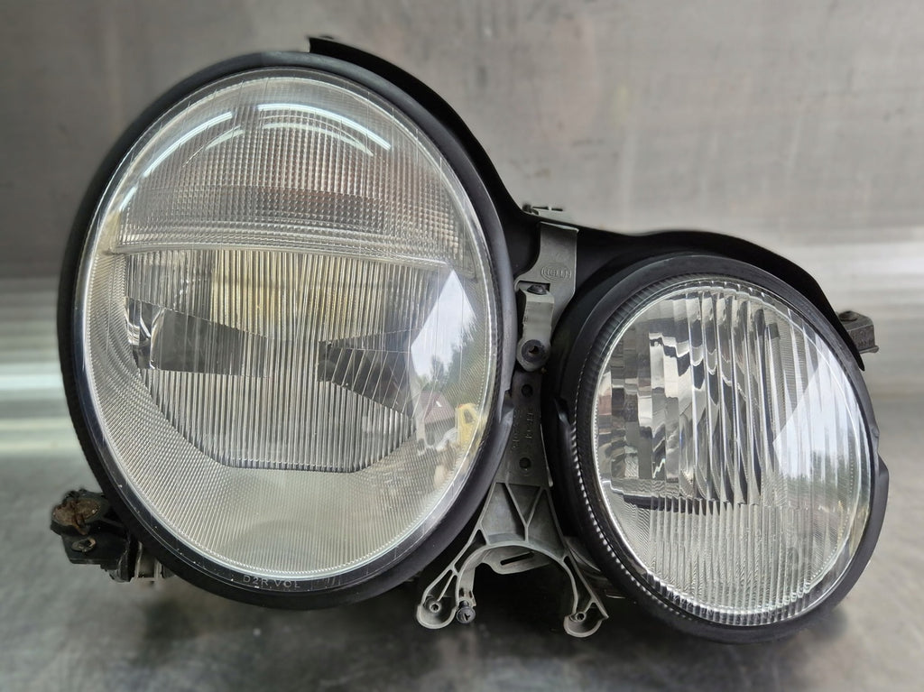 Frontscheinwerfer Mercedes-Benz W210 A2108204061 Xenon Rechts Headlight
