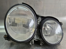 Load image into Gallery viewer, Frontscheinwerfer Mercedes-Benz W210 A2108204061 Xenon Rechts Headlight