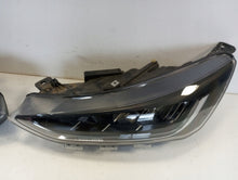 Laden Sie das Bild in den Galerie-Viewer, Frontscheinwerfer Ford Focus NX7B-13E015-CD NX7B-13E014-CD LED Rechts oder Links SCH8410398052ut