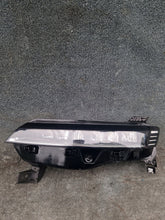 Laden Sie das Bild in den Galerie-Viewer, Frontscheinwerfer Renault Megane E-Tech 260104574R LED Rechts oder Links SCH5601788650rb