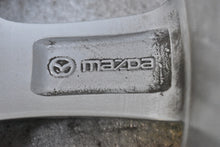 Laden Sie das Bild in den Galerie-Viewer, 1x Alufelge 16 Zoll 6.5&quot; 5x114.3 50ET Glanz Silber 9965D06560 Mazda Cx3 Cx-3