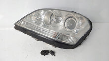 Load image into Gallery viewer, Frontscheinwerfer Mercedes-Benz W164 X164 A0038205826 Xenon Rechts oder Links