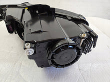 Laden Sie das Bild in den Galerie-Viewer, Frontscheinwerfer Audi A3 8V0941032A Xenon Links Scheinwerfer Headlight