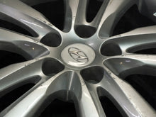 Load image into Gallery viewer, 1x Alufelge 18 Zoll 6.5&quot; 5x114.3 48ET Glanz Silber 52910-2S310 Hyundai Tucson