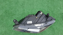 Laden Sie das Bild in den Galerie-Viewer, Frontscheinwerfer Seat Ateca 576941005A Links Scheinwerfer Headlight