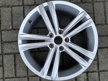 Laden Sie das Bild in den Galerie-Viewer, 1x Alufelge 18 Zoll 7.0" 5x112 43ET Glanz Silber 5NA601025M VW Tiguan Rim Wheel FEL4406792607hs