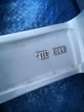 Laden Sie das Bild in den Galerie-Viewer, 1x Alufelge 17 Zoll 7.5" 5x112 43ET Glanz Silber 8V0601025 Audi A3 Rim Wheel FEL9492646136gl