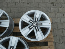 Laden Sie das Bild in den Galerie-Viewer, 4x Alufelge 17 Zoll 7.0" 5x120 55ET Glanz Silber 7E0601025 VW T6 T5 Rim Wheel FEL2490288383cd