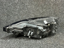 Load image into Gallery viewer, Frontscheinwerfer Volvo Xc60 II 32404706 Full LED Rechts Scheinwerfer Headlight SCH3924233370ar
