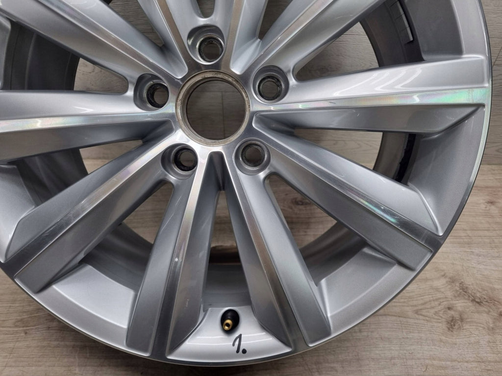 1x Alufelge 17 Zoll 7.5" 5x112 47ET Glanz Silber 3AA601025F VW Passat B7 FEL3101173651xl