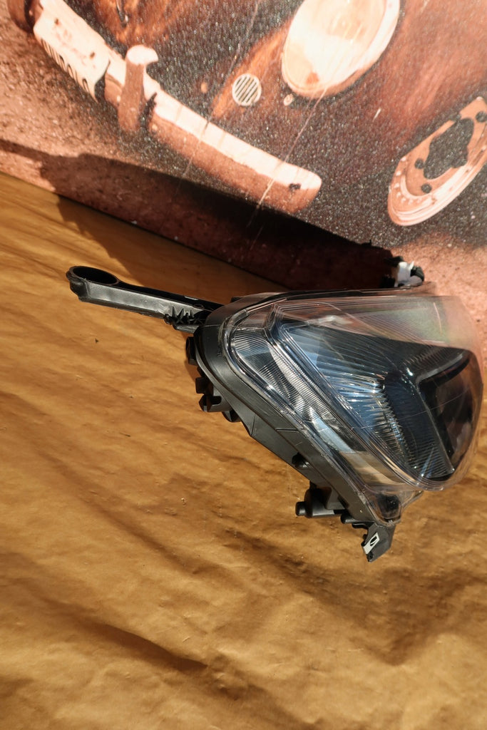 Frontscheinwerfer Opel Astra 13371596 Rechts Scheinwerfer Headlight