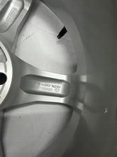 Laden Sie das Bild in den Galerie-Viewer, 1x Alufelge 16 Zoll 6.5&quot; 5x114.3 45ET Silber PZ474-E8670- Toyota Corolla Avensis