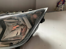 Load image into Gallery viewer, Frontscheinwerfer Seat Arona 6F1941005D Halogen Rechts Scheinwerfer Headlight