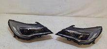 Laden Sie das Bild in den Galerie-Viewer, Frontscheinwerfer Opel Astra K 39081893 39081892 Ein Stück (Rechts oder Links) SCH8703421940gr
