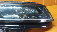 Load image into Gallery viewer, Frontscheinwerfer Skoda Karoq 57B941016D Rechts Scheinwerfer Headlight SCH4858140043op