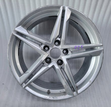 Load image into Gallery viewer, 1x Alufelge 18 Zoll 8.0&quot; 5x112 40ET Glanz Silber 8W0601025R Audi A4 Rim Wheel