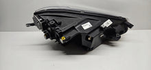 Laden Sie das Bild in den Galerie-Viewer, Frontscheinwerfer VW Taigo 2G7941035C LED Links Scheinwerfer Headlight SCH9160144757oj