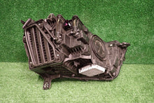 Laden Sie das Bild in den Galerie-Viewer, Frontscheinwerfer Audi Q3 83A941033 Full LED Links Scheinwerfer Headlight