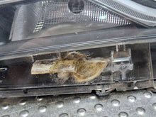 Laden Sie das Bild in den Galerie-Viewer, Frontscheinwerfer Toyota Yaris S25165905 Links Scheinwerfer Headlight SCH9834960112nd