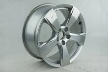 Laden Sie das Bild in den Galerie-Viewer, 1x Alufelge 17 Zoll 7.5" 5x108 50ET Glanz Silber 31423850 Volvo S60 I Xc60 FEL5229675322zl