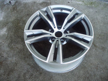 Laden Sie das Bild in den Galerie-Viewer, 1x Alufelge 18 Zoll 9.0" 5x112 28ET Glanz Silber 8091465 BMW G29 Rim Wheel FEL1579860620ly