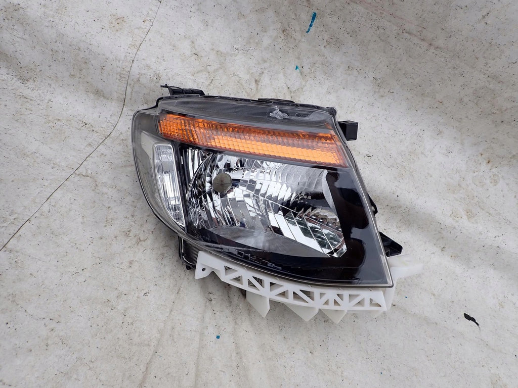 Frontscheinwerfer Ford Ranger 8899958585 Rechts Scheinwerfer Headlight