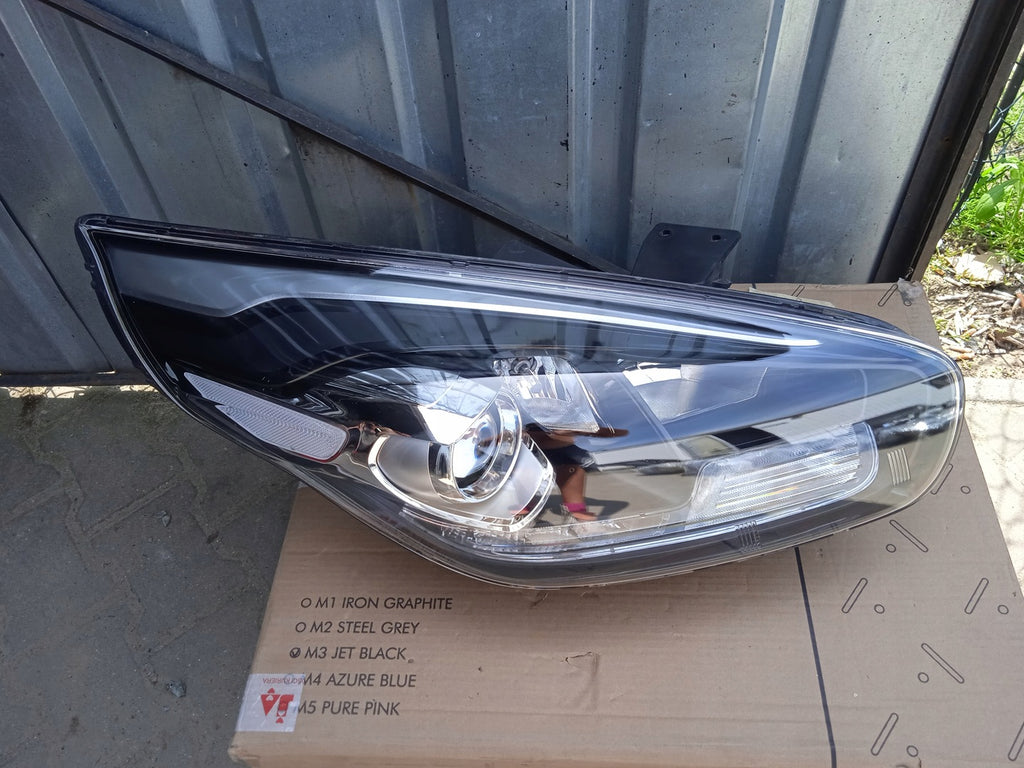 Frontscheinwerfer Kia Carens IV Xenon Rechts Scheinwerfer Headlight