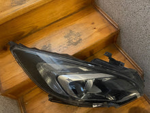 Laden Sie das Bild in den Galerie-Viewer, Frontscheinwerfer Opel Zafira C 133999861RH Rechts Scheinwerfer Headlight
