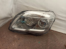 Laden Sie das Bild in den Galerie-Viewer, Frontscheinwerfer Mercedes-Benz W204 A2048207459 85122000 Xenon Links Headlight SCH6860305616wn