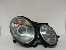 Laden Sie das Bild in den Galerie-Viewer, Frontscheinwerfer Mercedes-Benz W211 Rechts Scheinwerfer Headlight SCH2011803400xw