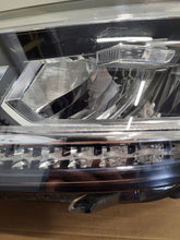 Laden Sie das Bild in den Galerie-Viewer, Frontscheinwerfer VW Touran 5TB941035C Links Scheinwerfer Headlight SCH9745801404fy