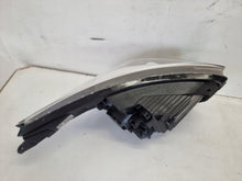 Laden Sie das Bild in den Galerie-Viewer, Frontscheinwerfer Kia III Links Scheinwerfer Headlight SCH1410518547lg