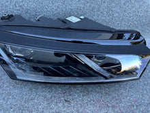 Laden Sie das Bild in den Galerie-Viewer, Frontscheinwerfer Skoda Octavia IV 5E4941016B Rechts Scheinwerfer Headlight SCH4960394001id