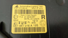 Laden Sie das Bild in den Galerie-Viewer, Frontscheinwerfer Skoda Octavia III 5E1941016 Xenon Rechts Headlight SCH1118050748sj