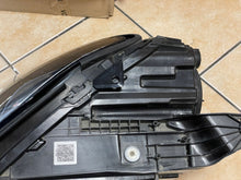 Laden Sie das Bild in den Galerie-Viewer, Frontscheinwerfer Mercedes-Benz Gle A1679066604 Rechts Scheinwerfer Headlight
