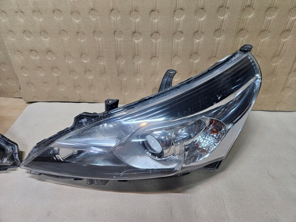 Frontscheinwerfer Toyota Verso Ein Stück (Rechts oder Links) Headlight SCH7315115148ly