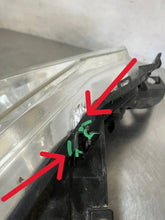 Laden Sie das Bild in den Galerie-Viewer, Frontscheinwerfer Citroën C3 II 9673814980 Links Scheinwerfer Headlight SCH1075892658fh