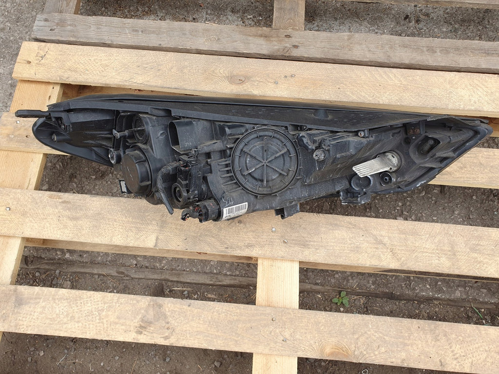 Frontscheinwerfer Hyundai Tucson 92101-D7110 Ein Stück (Rechts oder Links)