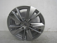 Laden Sie das Bild in den Galerie-Viewer, 1x Alufelge 17 Zoll 7.0&quot; 5x112 45ET 57A601025 Skoda Karoq Rim Wheel